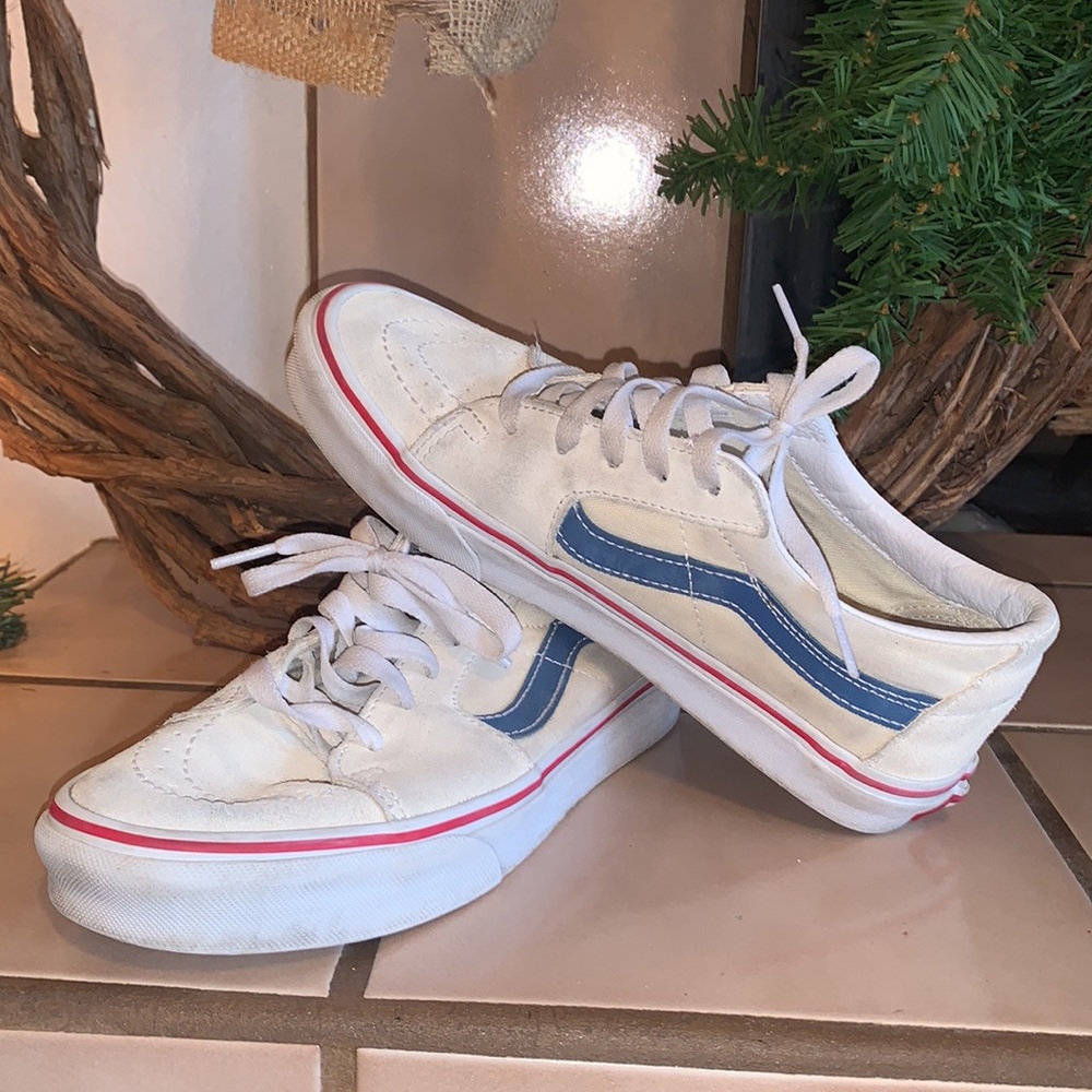 Cream Color Vans with blue/red sz 6.0 in men’s and 7.5 in women’s
